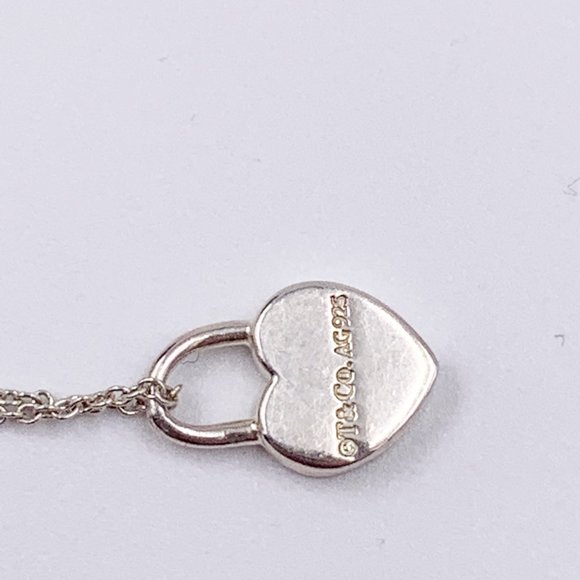❗️Sold❗️ Return to Tiffany Heart Lock Necklace - Picture 7 of 13